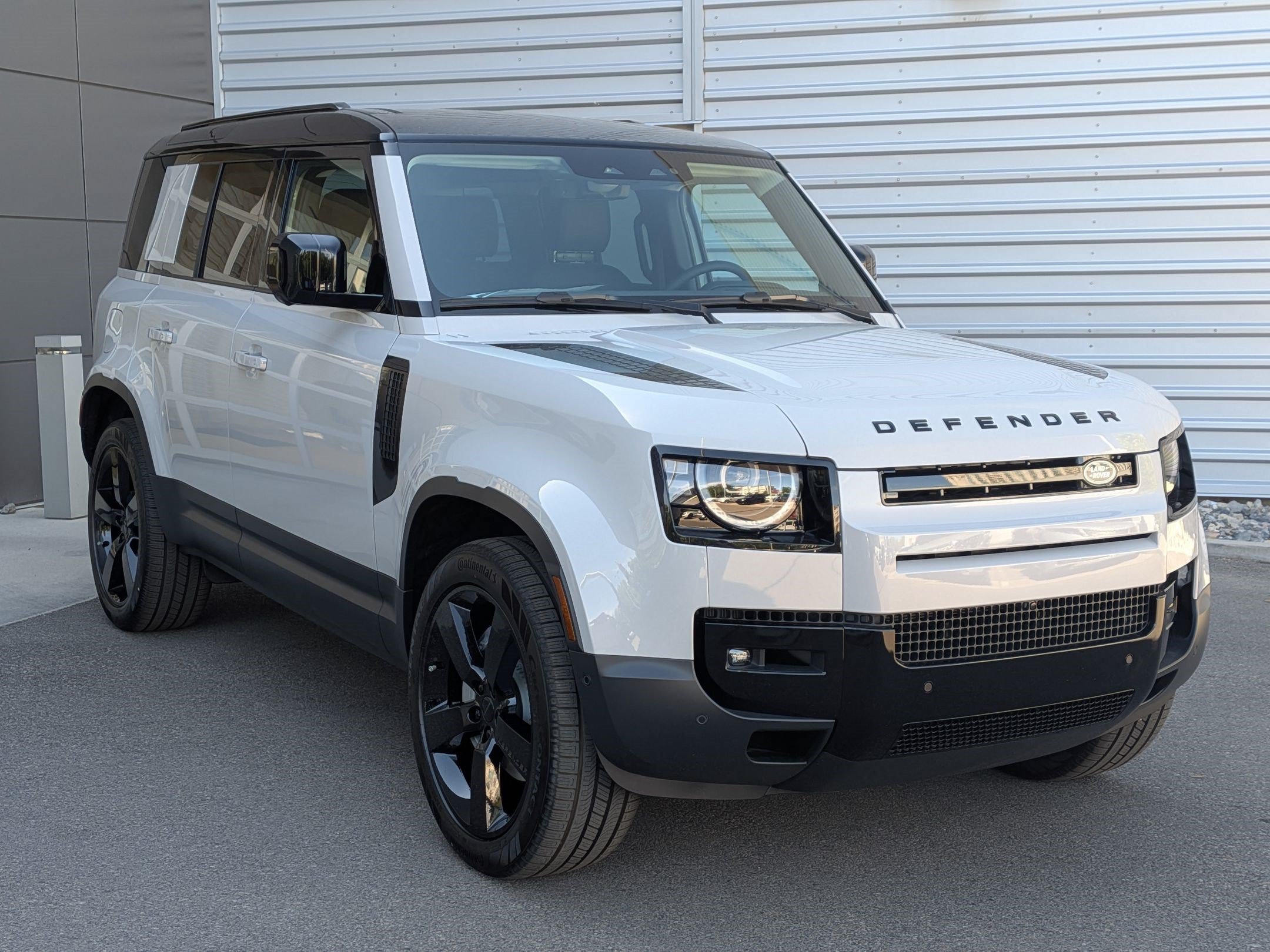 New 2026 Land Rover Defender 110 S AWD/4WD image 3