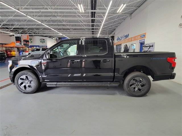 New 2025 Ford F150 Lightning Lariat image 8
