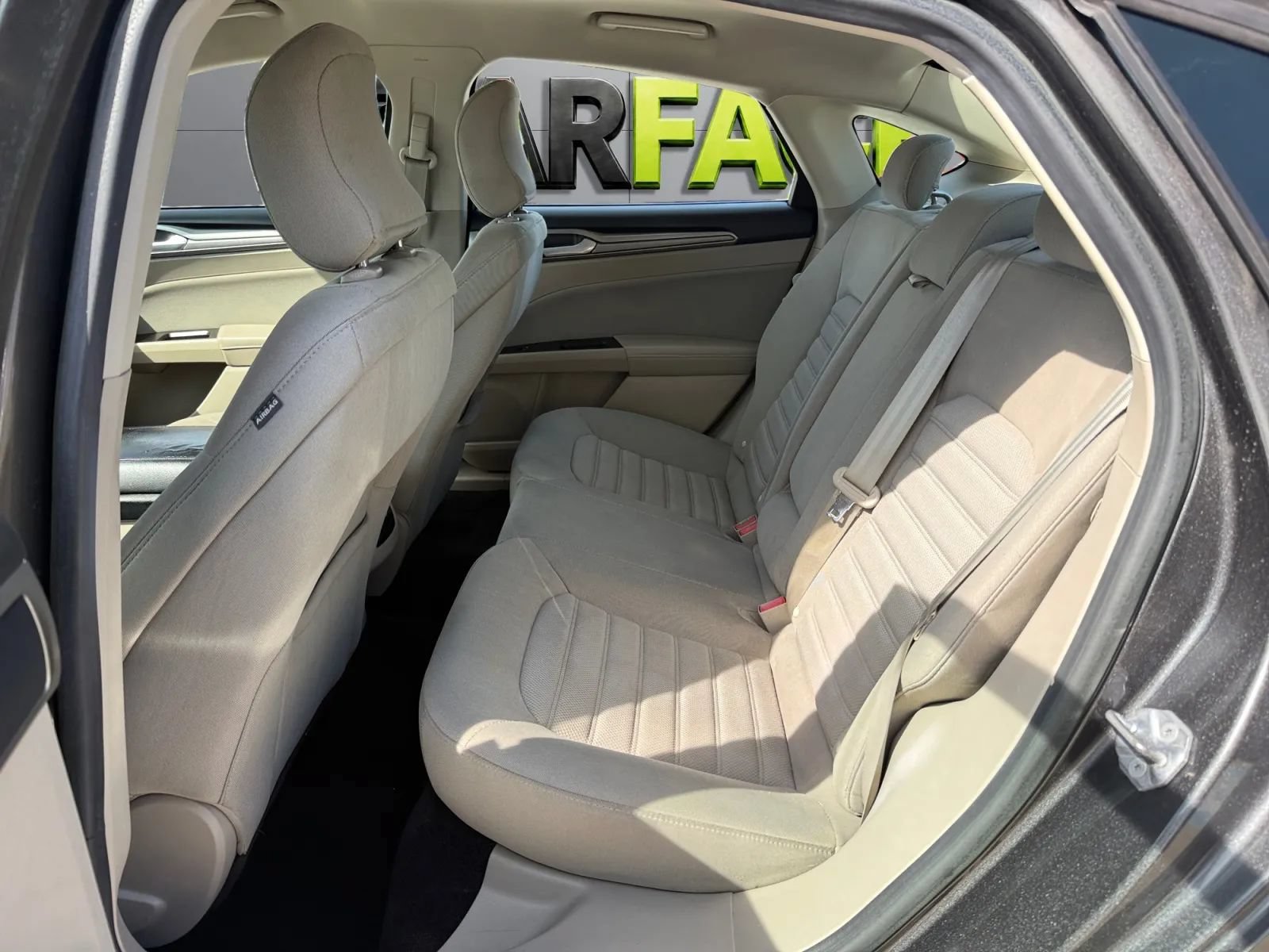 Used 2017 Ford Fusion SE w/ Fusion SE Technology Package FWD image 19