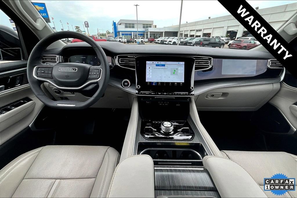 Used 2023 Jeep Wagoneer Series III w/ Preferred Equipment Group AWD/4WD image 7