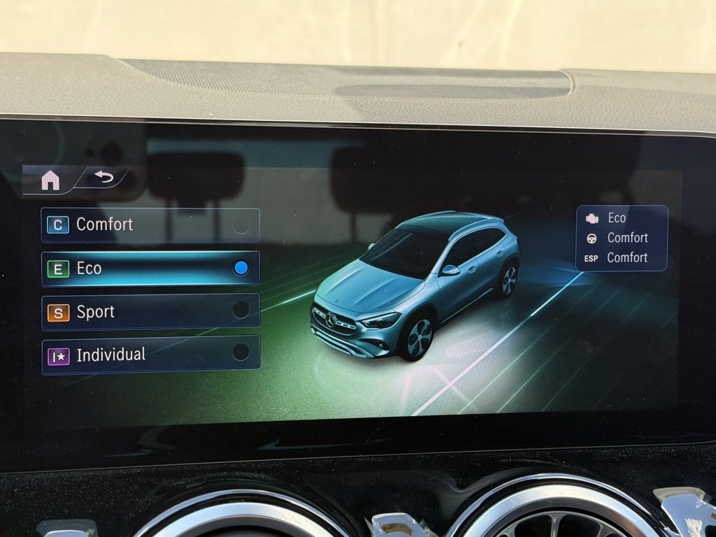 Used 2025 Mercedes-Benz GLA 250 image 10