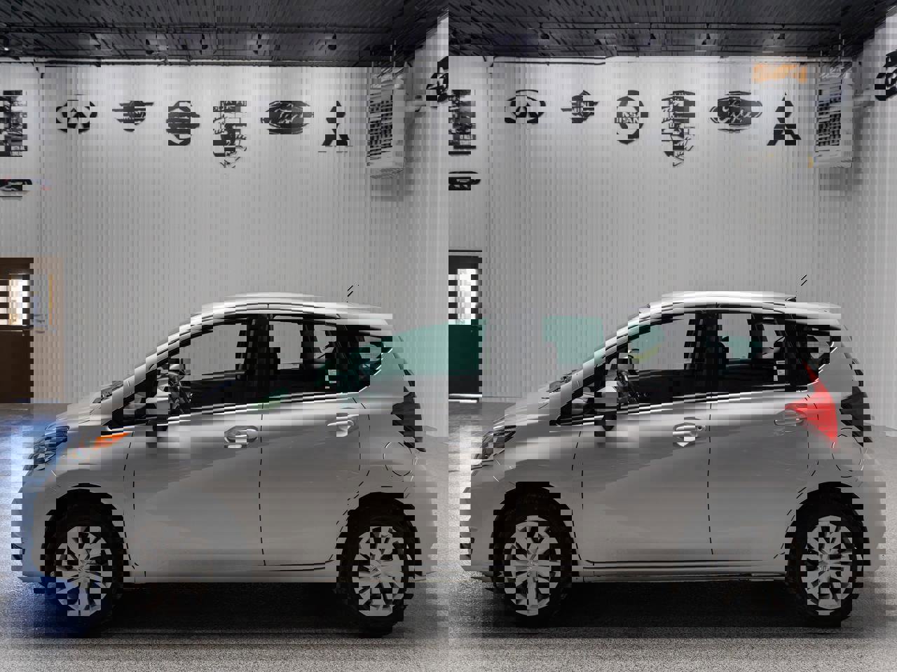 Used 2019 Nissan Versa Note SV image 3