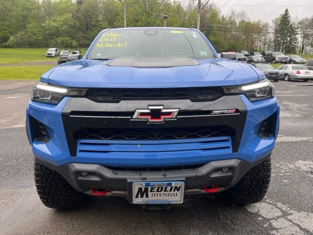 Used 2025 Chevrolet Colorado ZR2 w/ Technology Package AWD/4WD image 11