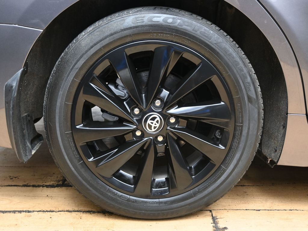 Used 2024 Toyota Camry SE FWD image 12