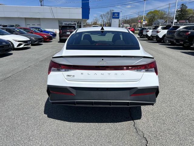 Certified 2025 Hyundai Elantra Sport FWD image 4