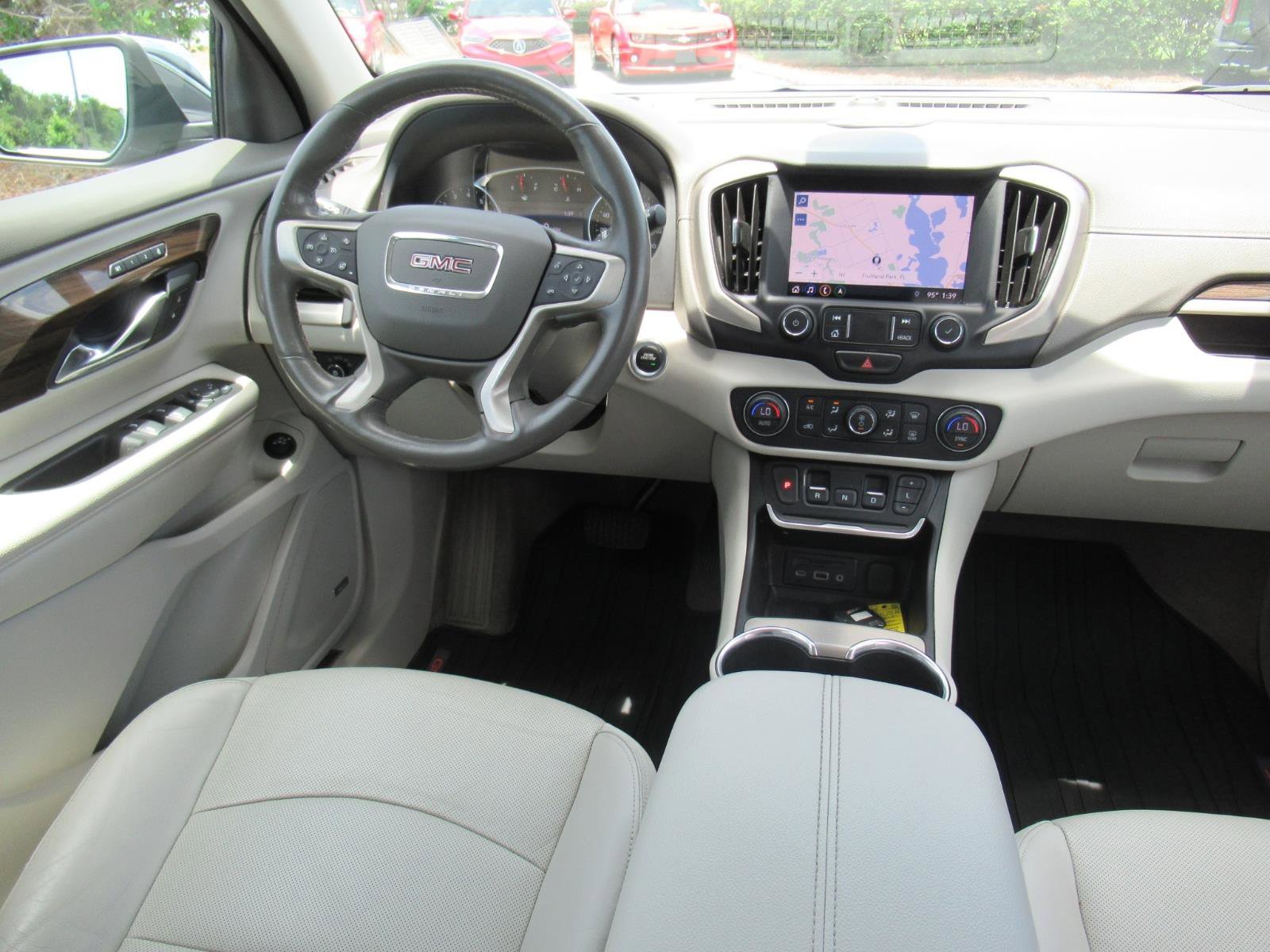 Used 2020 GMC Terrain Denali w/ Denali Premium Package FWD image 13