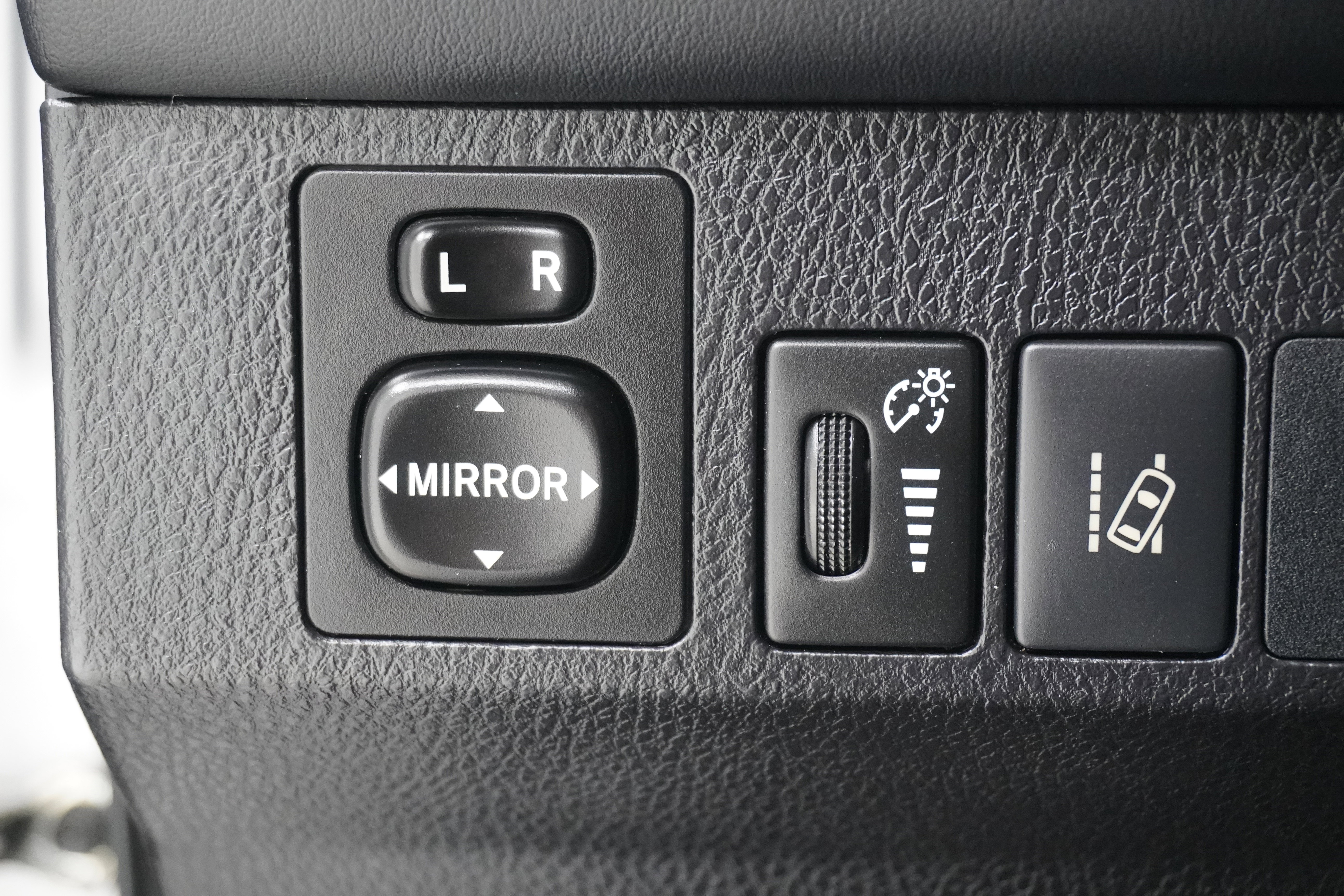 Used 2017 Toyota RAV4 XLE FWD image 22