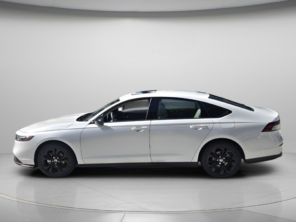 Certified 2025 Honda Accord SE image 5