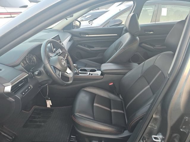 Used 2025 Nissan Altima 2.5 SR AWD/4WD image 9