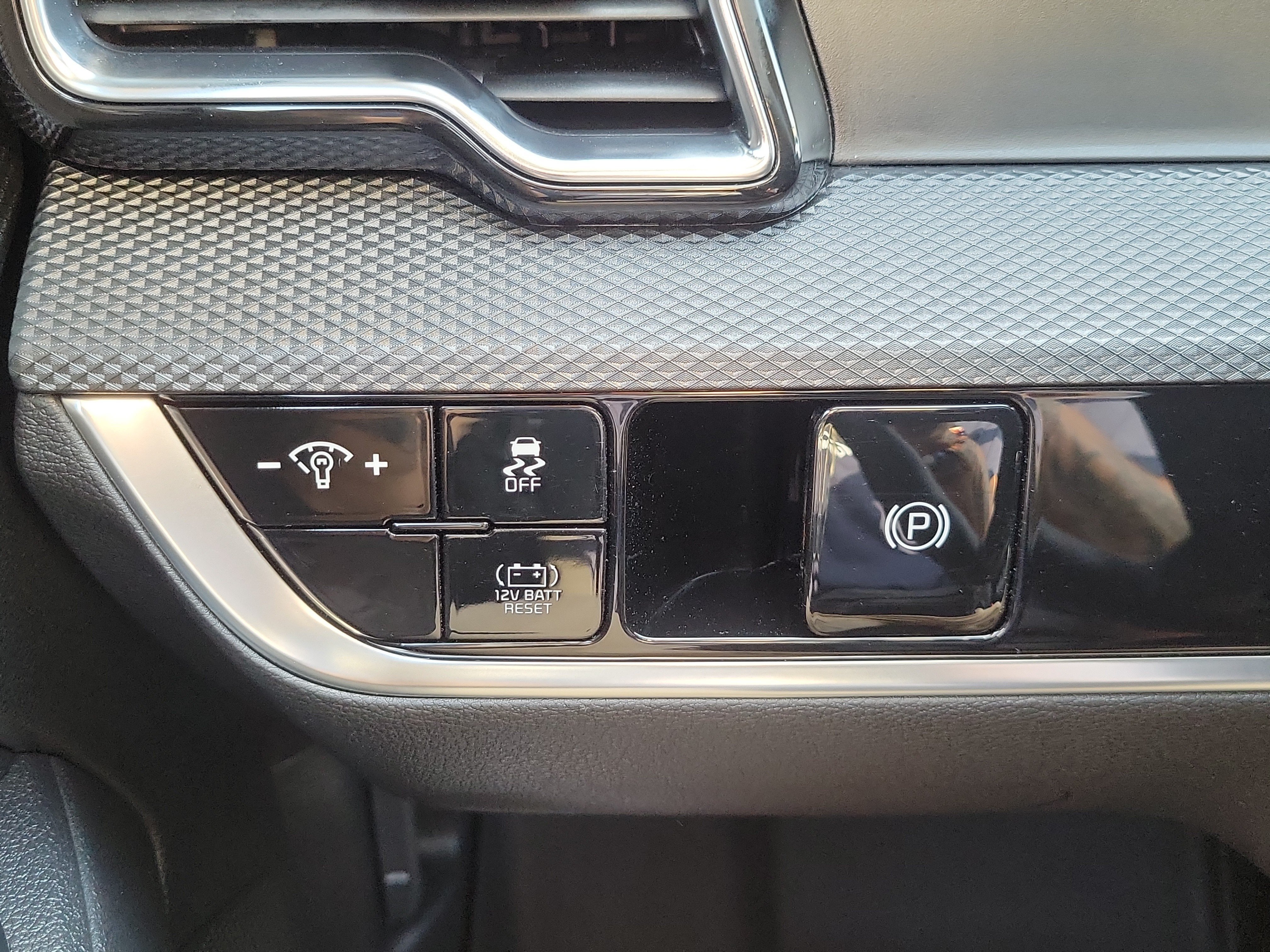 Certified 2024 Kia Sportage LX AWD/4WD image 24