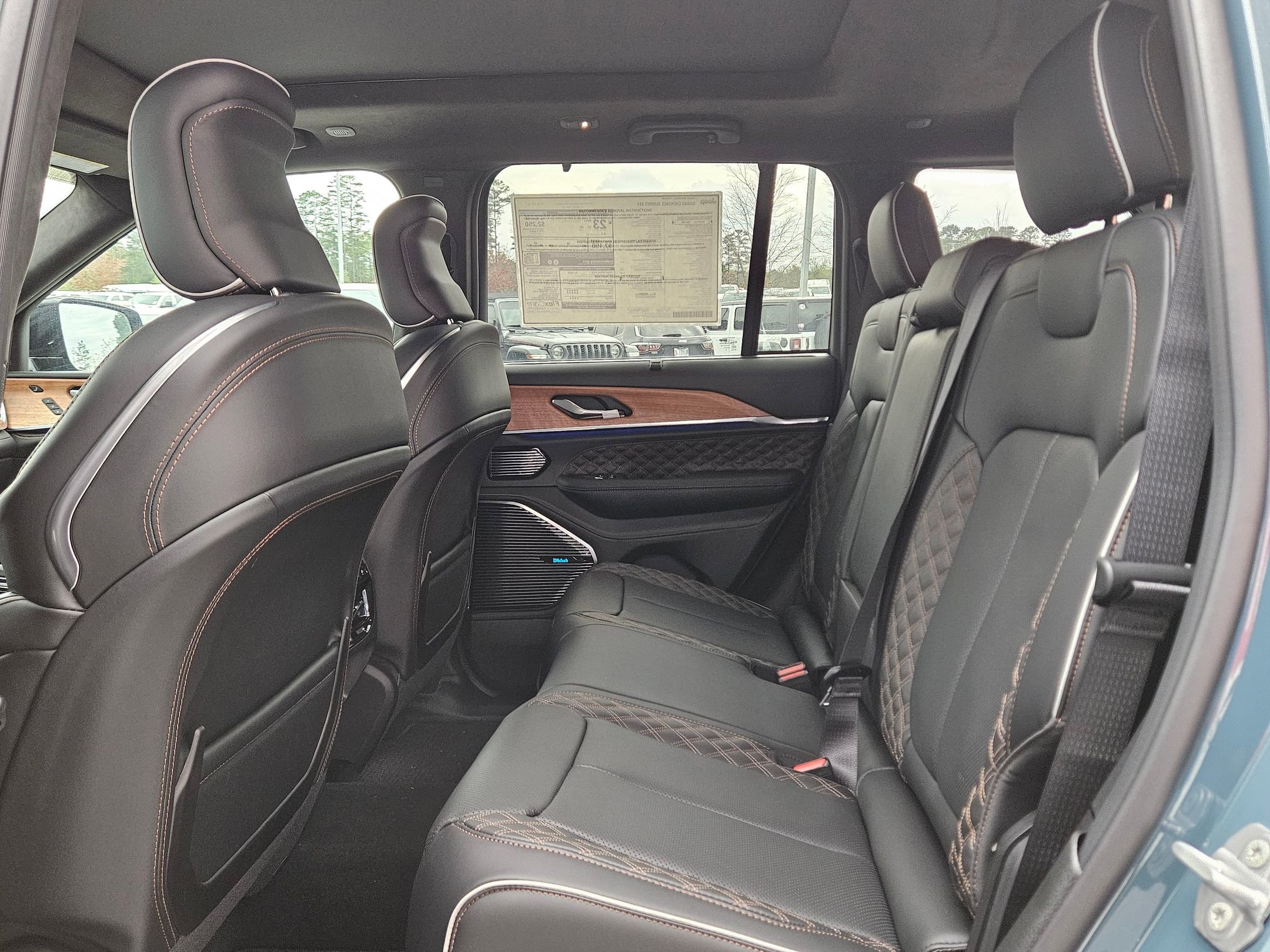 New 2026 Jeep Grand Cherokee Summit image 23