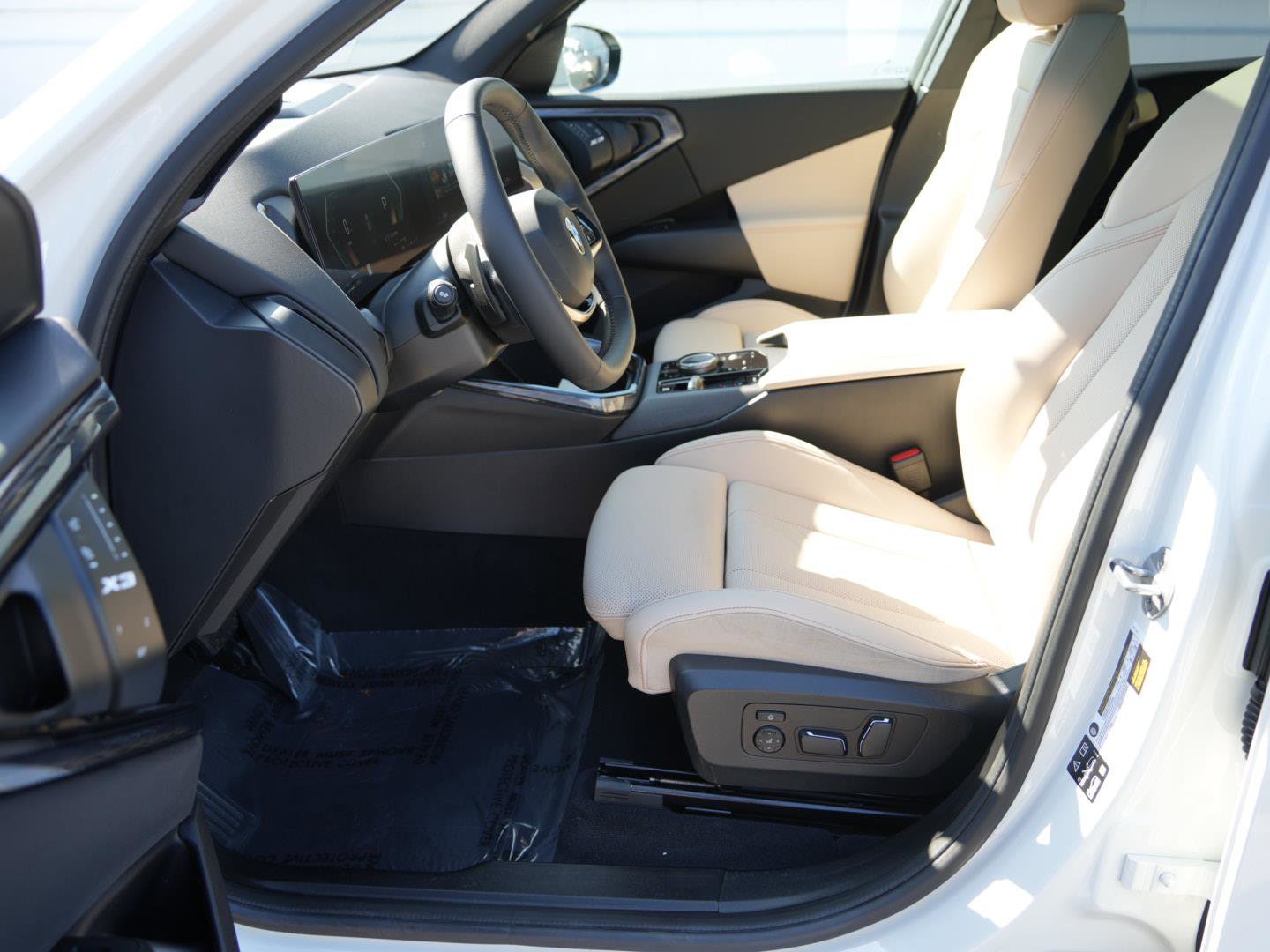 Used 2025 BMW X3 xDrive30i w/ Convenience Package image 9