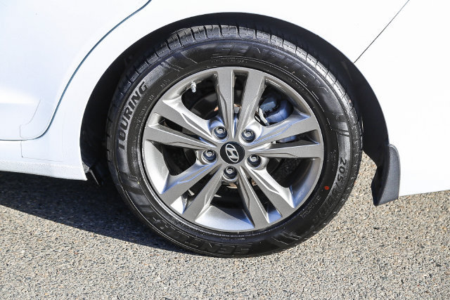 Used 2018 Hyundai Elantra Value Edition FWD image 11
