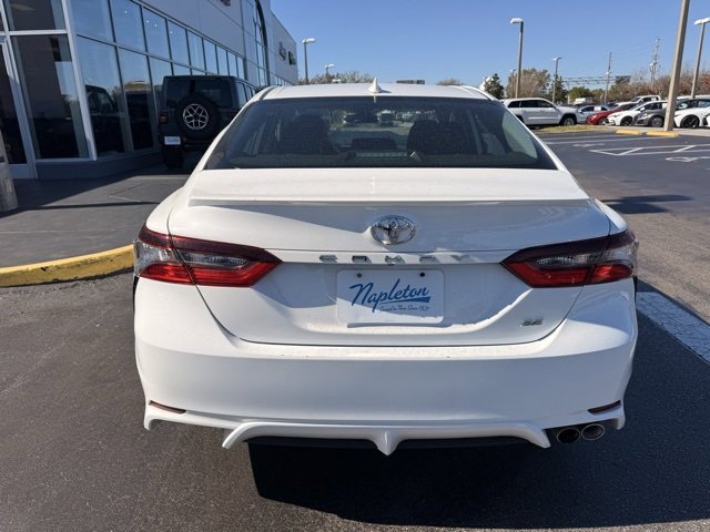 Used 2024 Toyota Camry SE image 7
