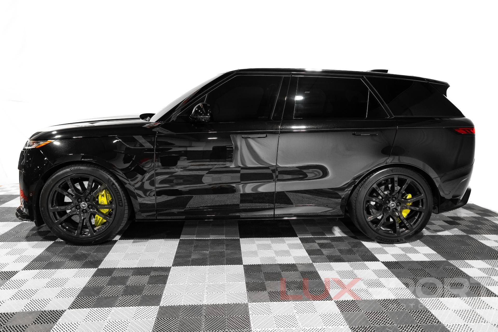 Used 2024 Land Rover Range Rover Sport AWD/4WD image 4
