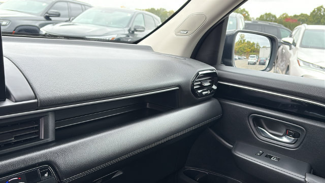 Used 2025 Honda Pilot Touring image 21
