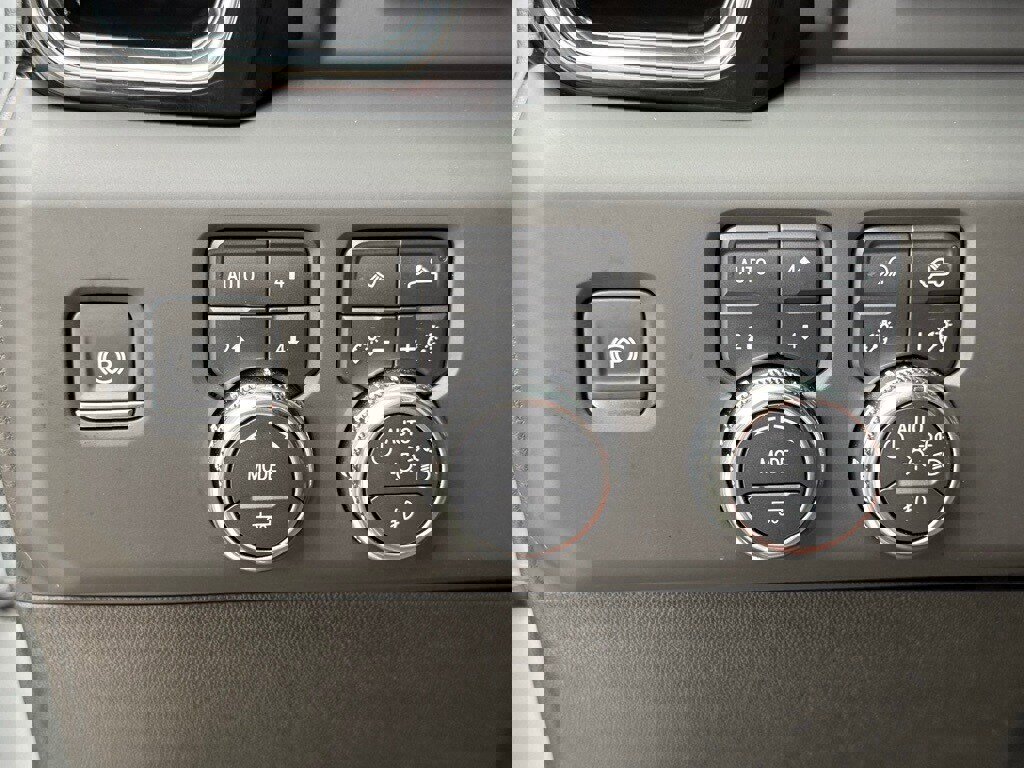 Used 2025 GMC Sierra 2500 Denali Ultimate image 38