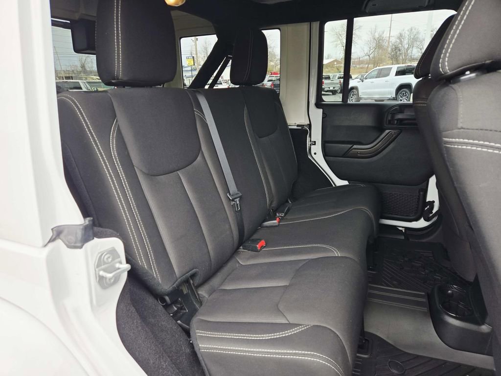 Used 2017 Jeep Wrangler Unlimited Sahara w/ Max Tow Package image 16