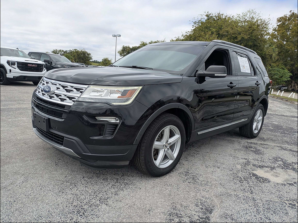 Used 2019 Ford Explorer XLT w/ Equipment Group 202A FWD image 9