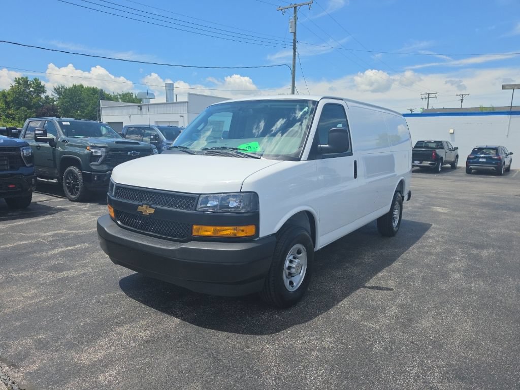 New 2026 Chevrolet Express 2500 w/ Driver Convenience Package RWD image 3