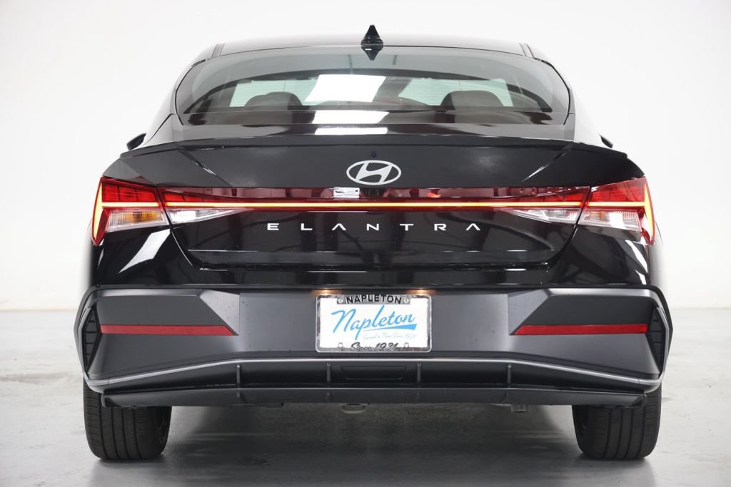 New 2026 Hyundai Elantra SEL Sport Premium FWD image 6