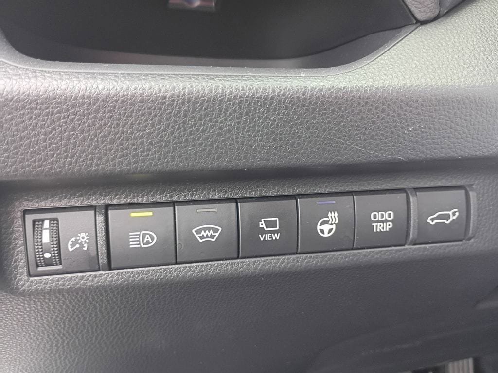 Used 2025 Toyota RAV4 XSE w/ Advanced Technology Package AWD/4WD image 10