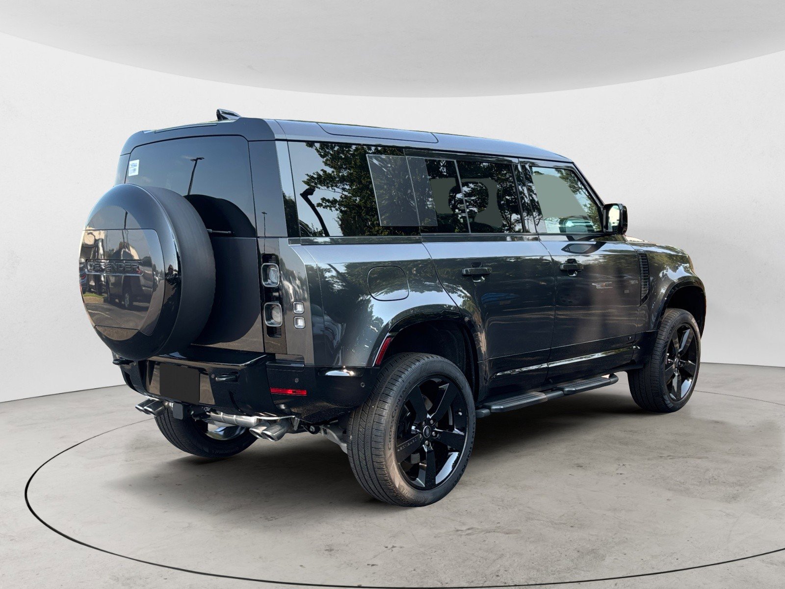 New 2025 Land Rover Defender 110 V8 image 4