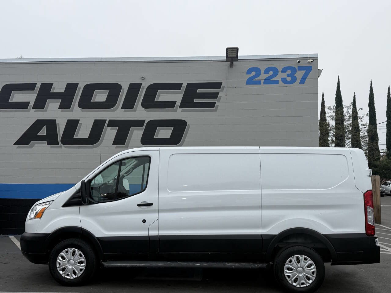 Used 2019 Ford Transit 250 130 Low Roof w/ Exterior Upgrade Package image 19