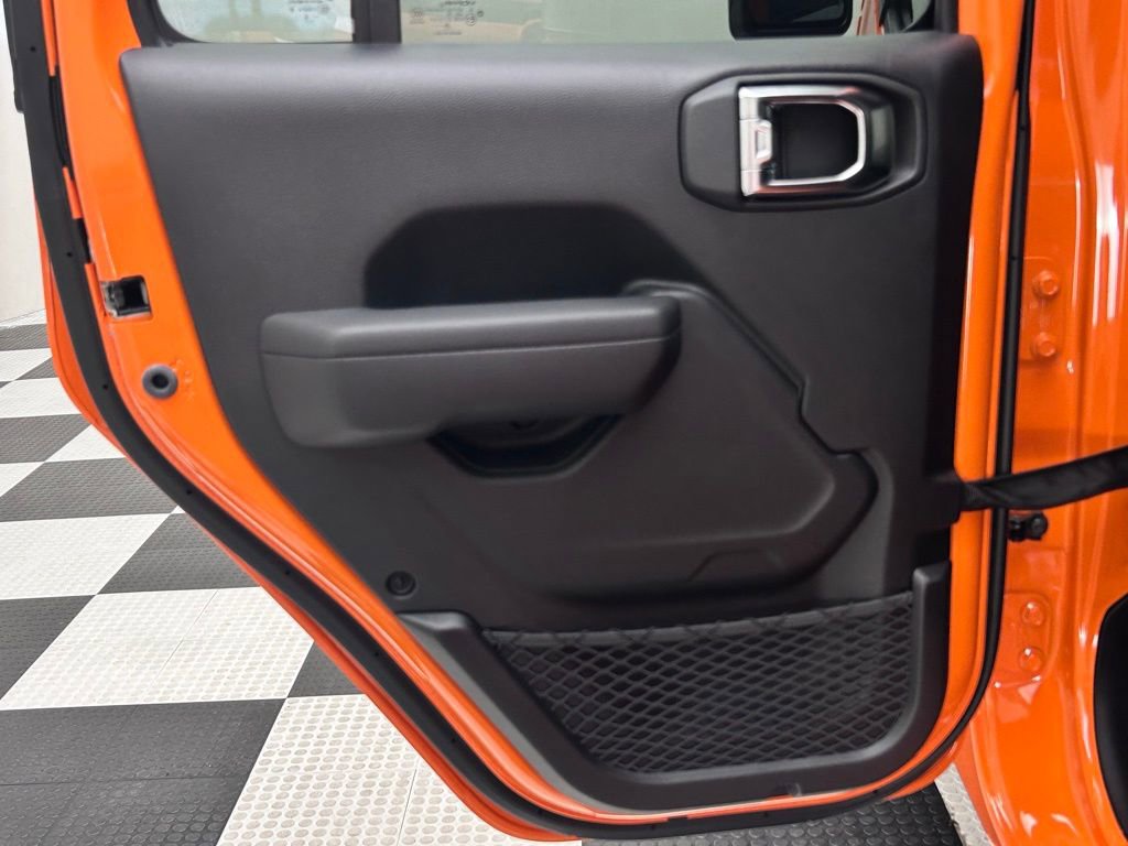 New 2025 Jeep Gladiator Sport image 16