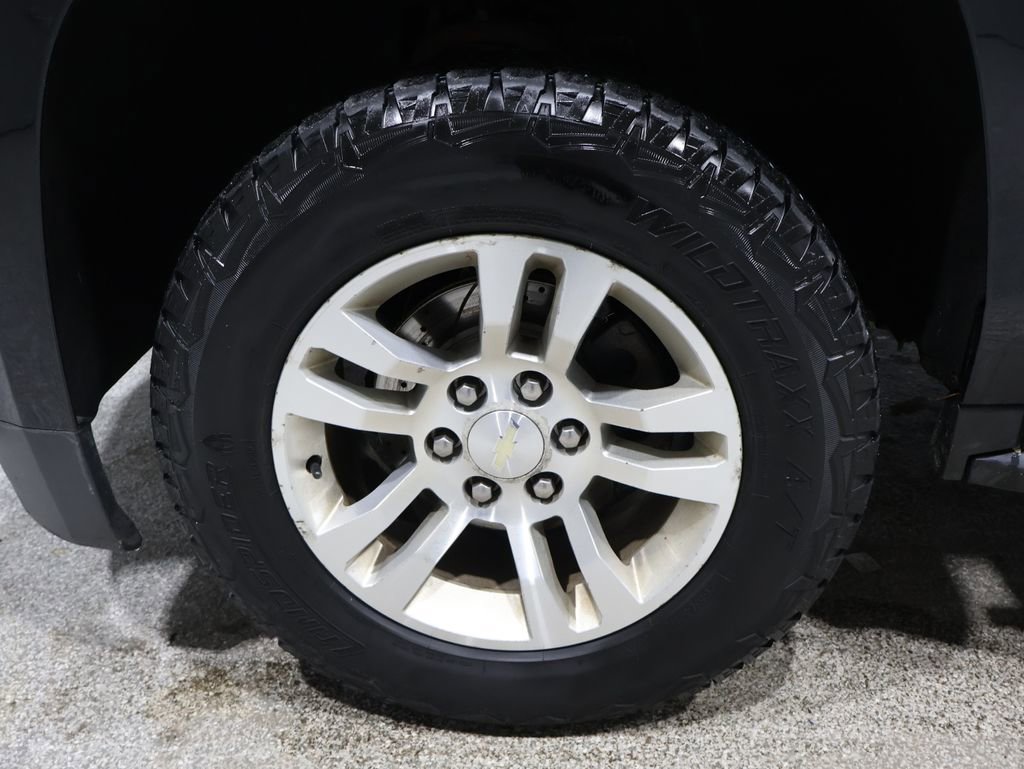 Used 2018 Chevrolet Suburban LS image 9