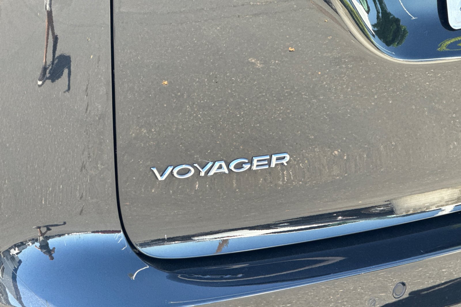 Certified 2022 Chrysler Voyager LX FWD image 28