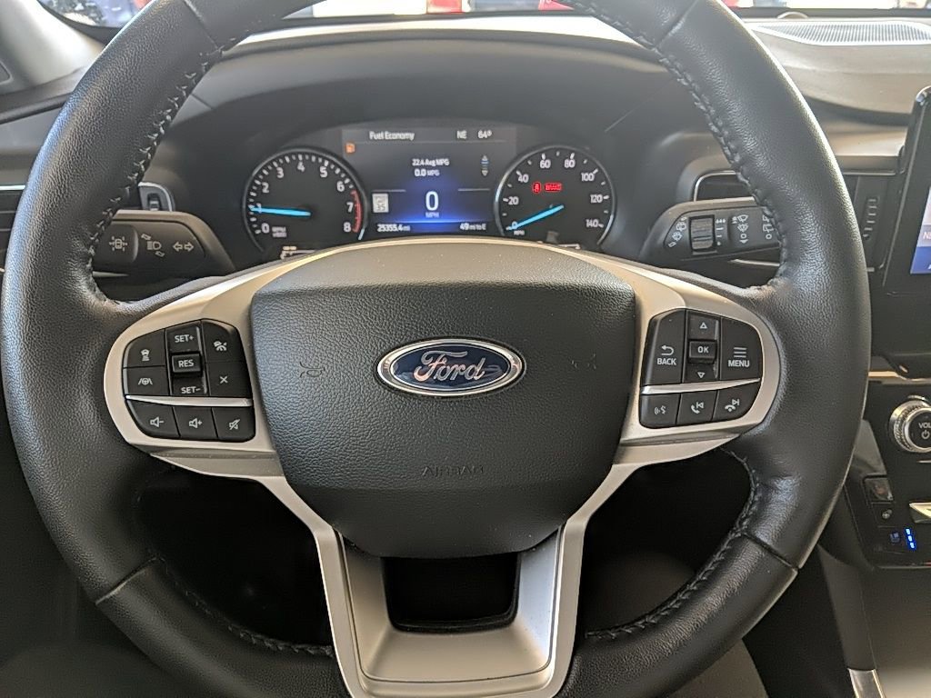 Used 2022 Ford Explorer Limited w/ Equipment Group 301A image 18