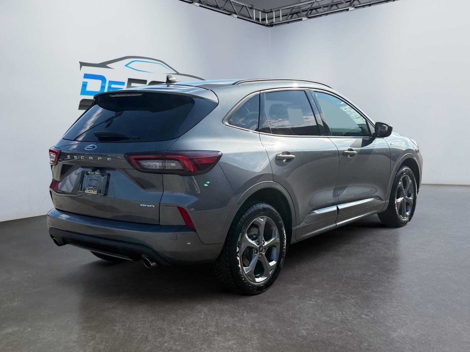 Used 2023 Ford Escape ST-Line AWD/4WD image 3