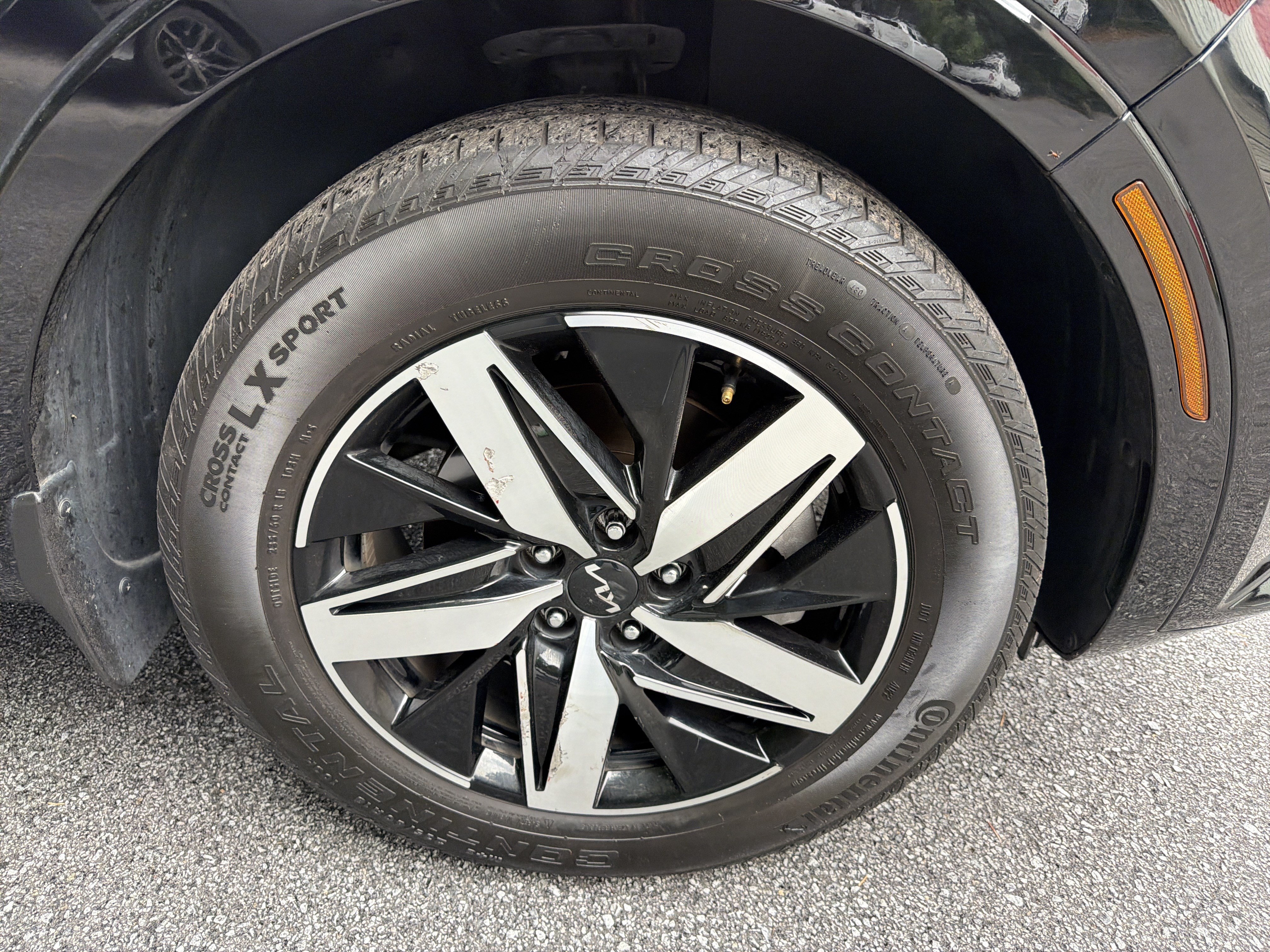 Used 2023 Kia Sorento S w/ Panoramic Sunroof Package FWD image 8