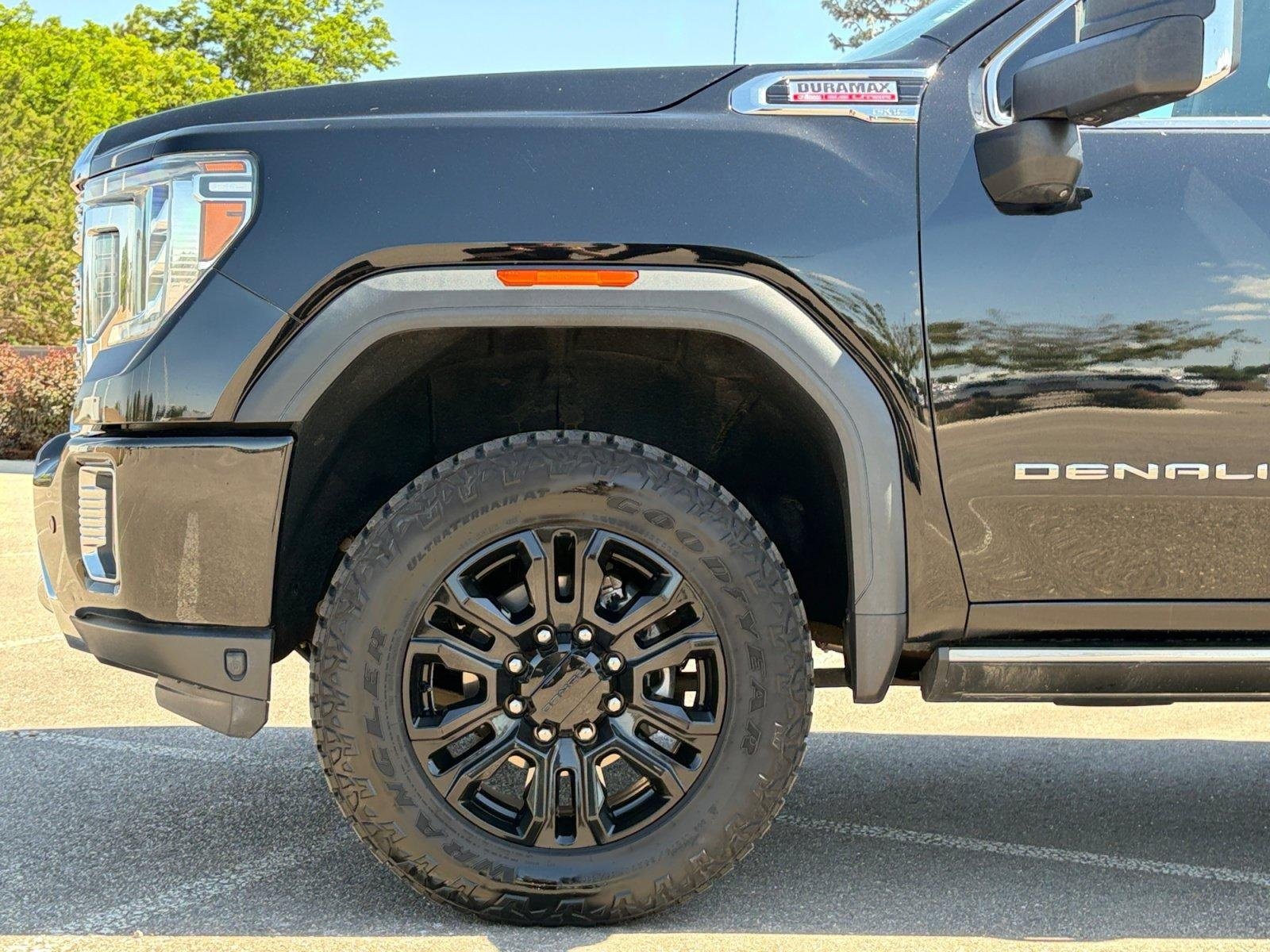 Used 2021 GMC Sierra 2500 Denali w/ Denali Black Diamond Edition AWD/4WD image 11