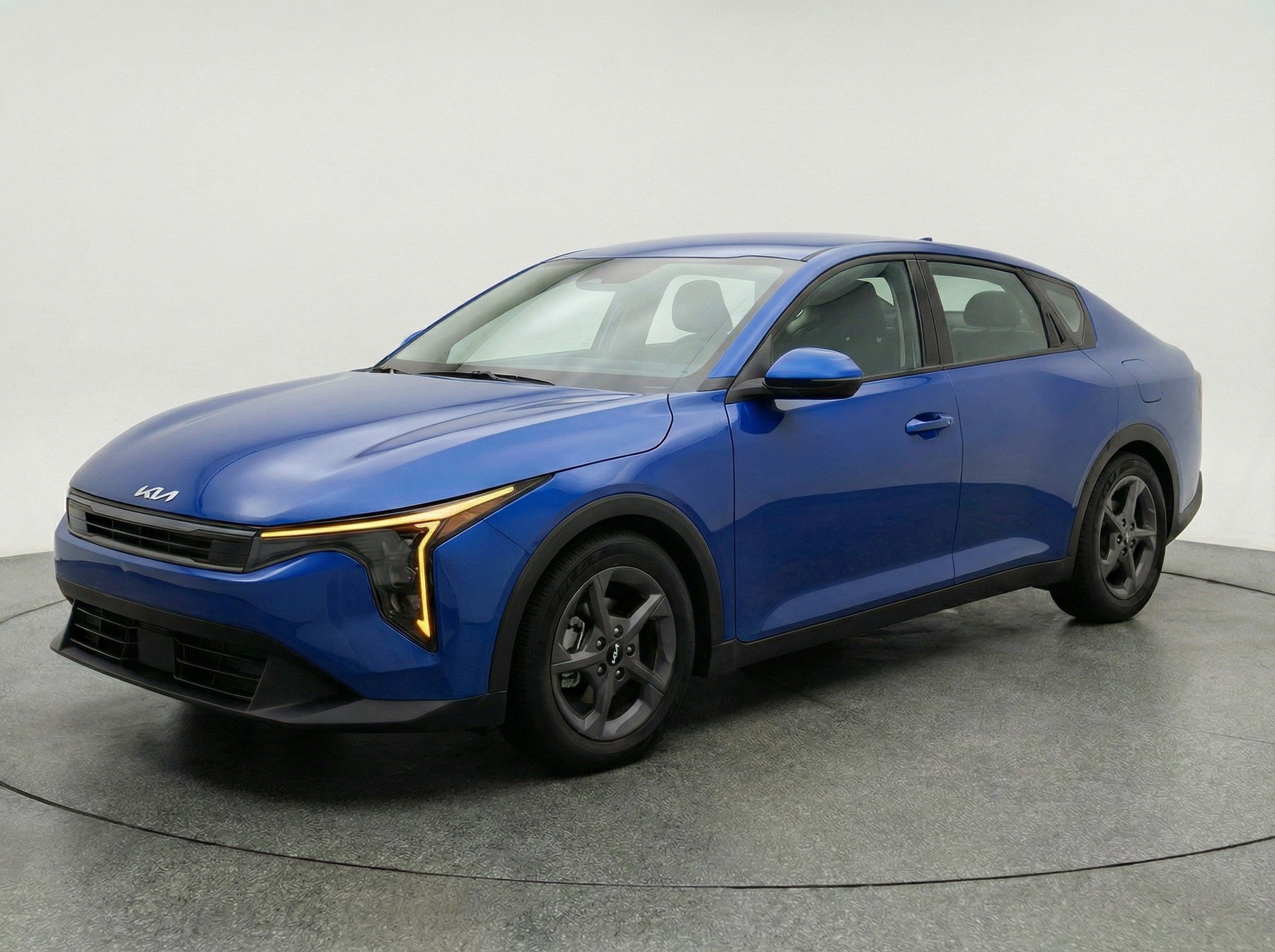 Used 2025 Kia K4 LXS image 3