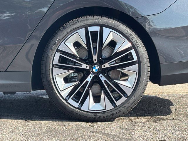 New 2027 BMW 530i xDrive w/ Premium Package AWD/4WD image 3