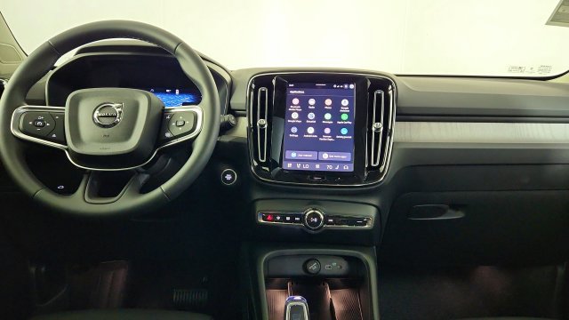 New 2026 Volvo XC40 B5 Plus w/ Climate Package AWD/4WD image 26