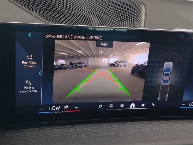 New 2025 BMW 330i Sedan w/ M Sport Package image 13