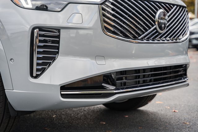 New 2026 Volvo XC90 B6 Plus w/ Protection Package Premier image 12