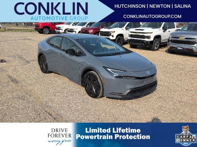 Used 2025 Toyota Prius LE image 1