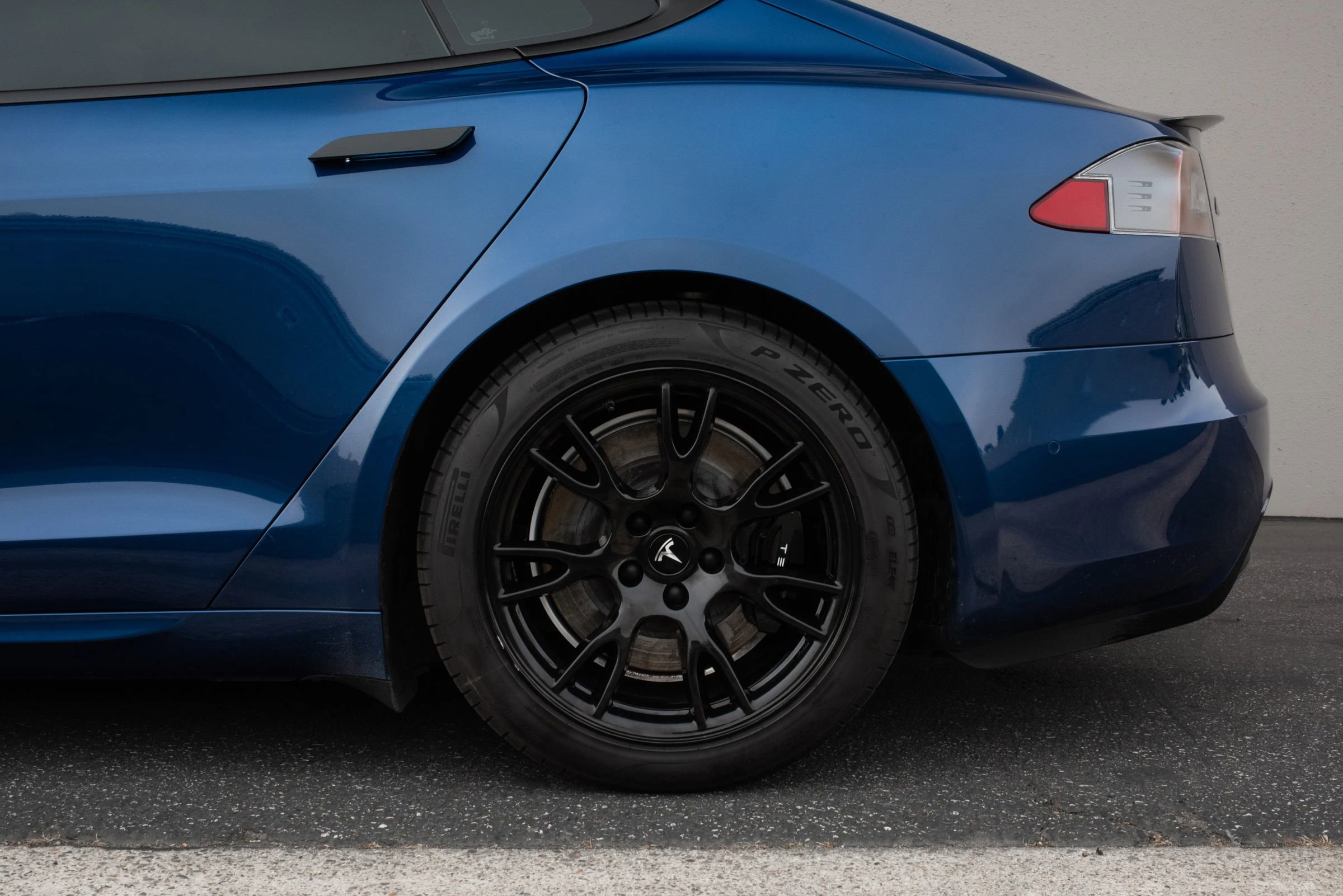 Used 2021 Tesla Model S Plaid image 35