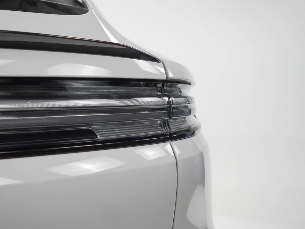 Used 2025 Porsche Cayenne Coupe AWD/4WD image 12