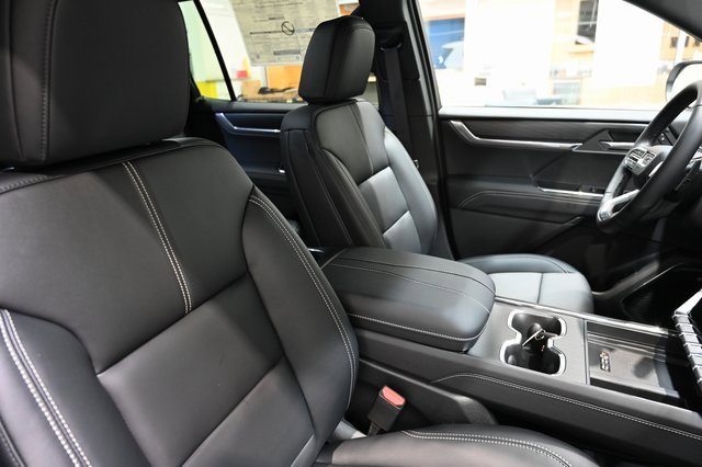 New 2026 GMC Acadia Elevation image 8