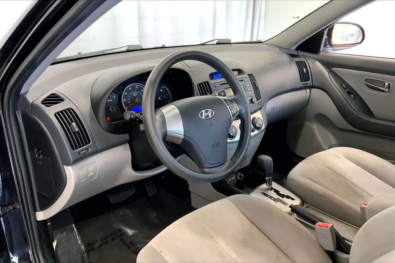 Used 2010 Hyundai Elantra GLS FWD image 14