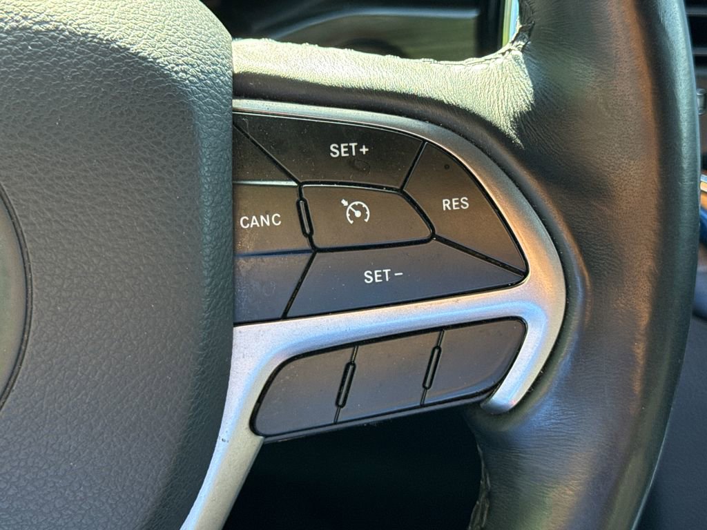 Used 2019 Jeep Grand Cherokee Laredo w/ Laredo X Package RWD image 27