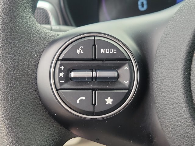 Certified 2024 Kia Soul LX FWD image 23