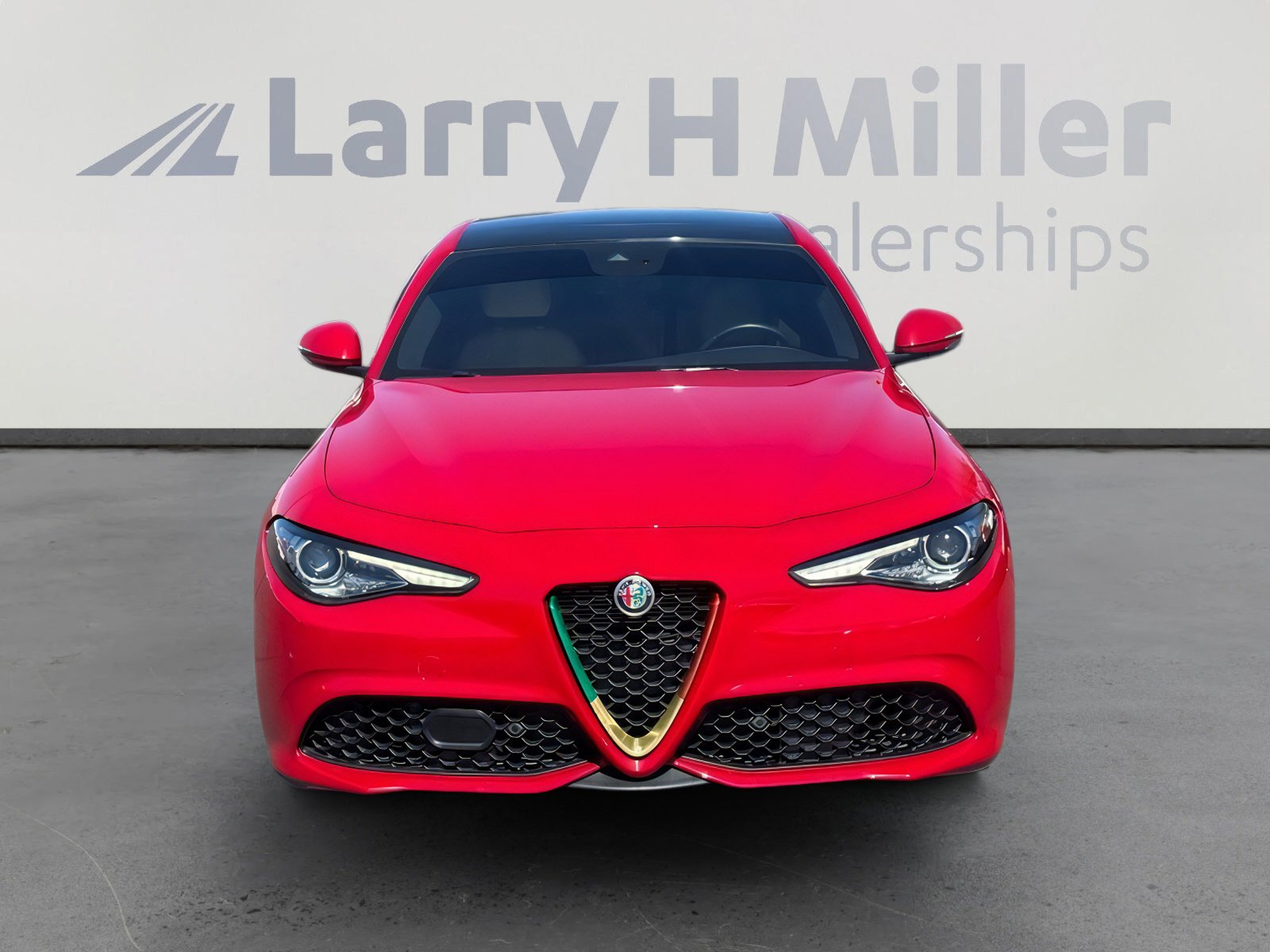 Used 2023 Alfa Romeo Giulia w/ Quick Order Package 22Z Lusso image 9