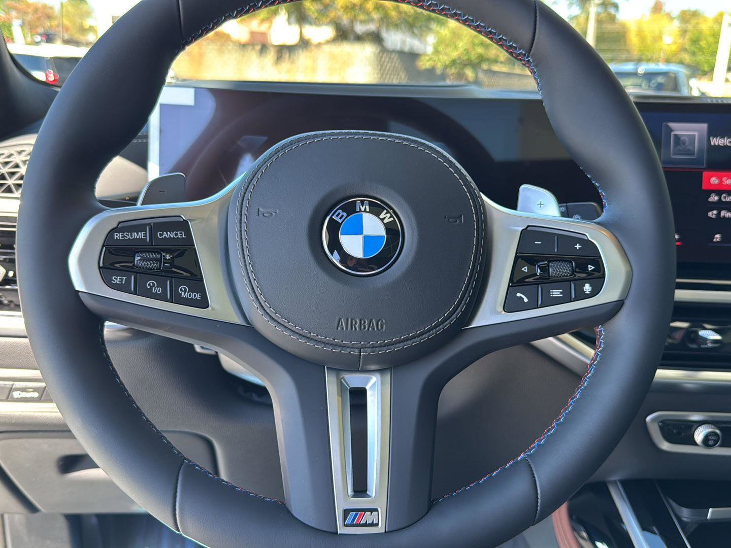 New 2026 BMW X7 M60i image 17