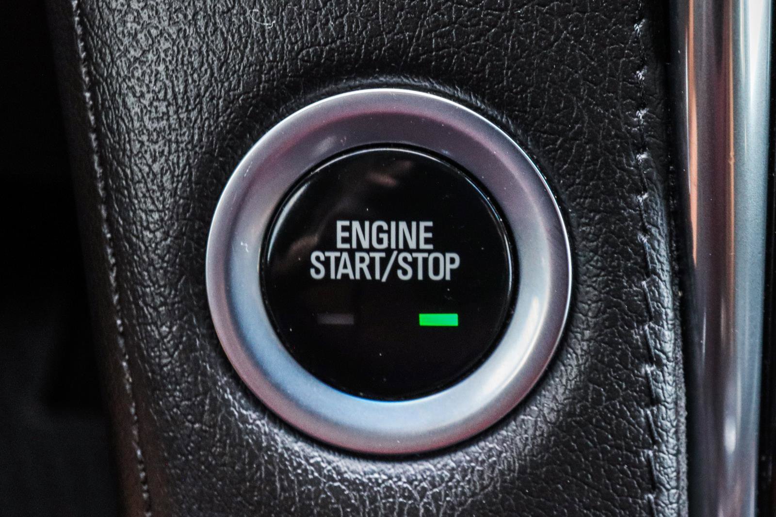 Used 2018 Cadillac Escalade Luxury AWD/4WD image 17